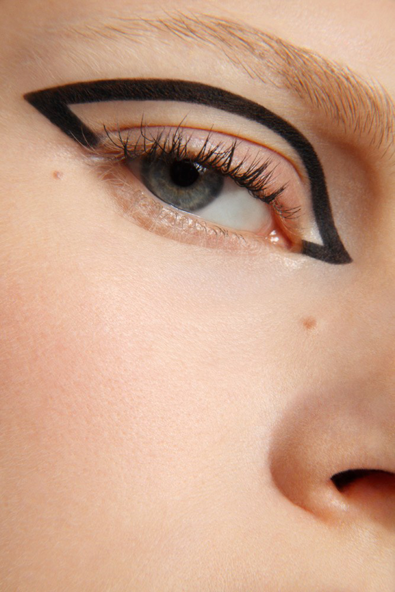 Cool eye makeup | www.erikacarlock.com